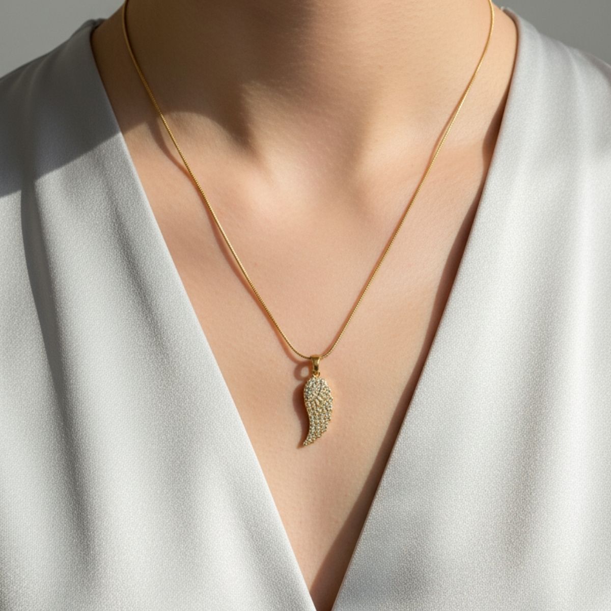 Kristal Melek Kanadı Kolye