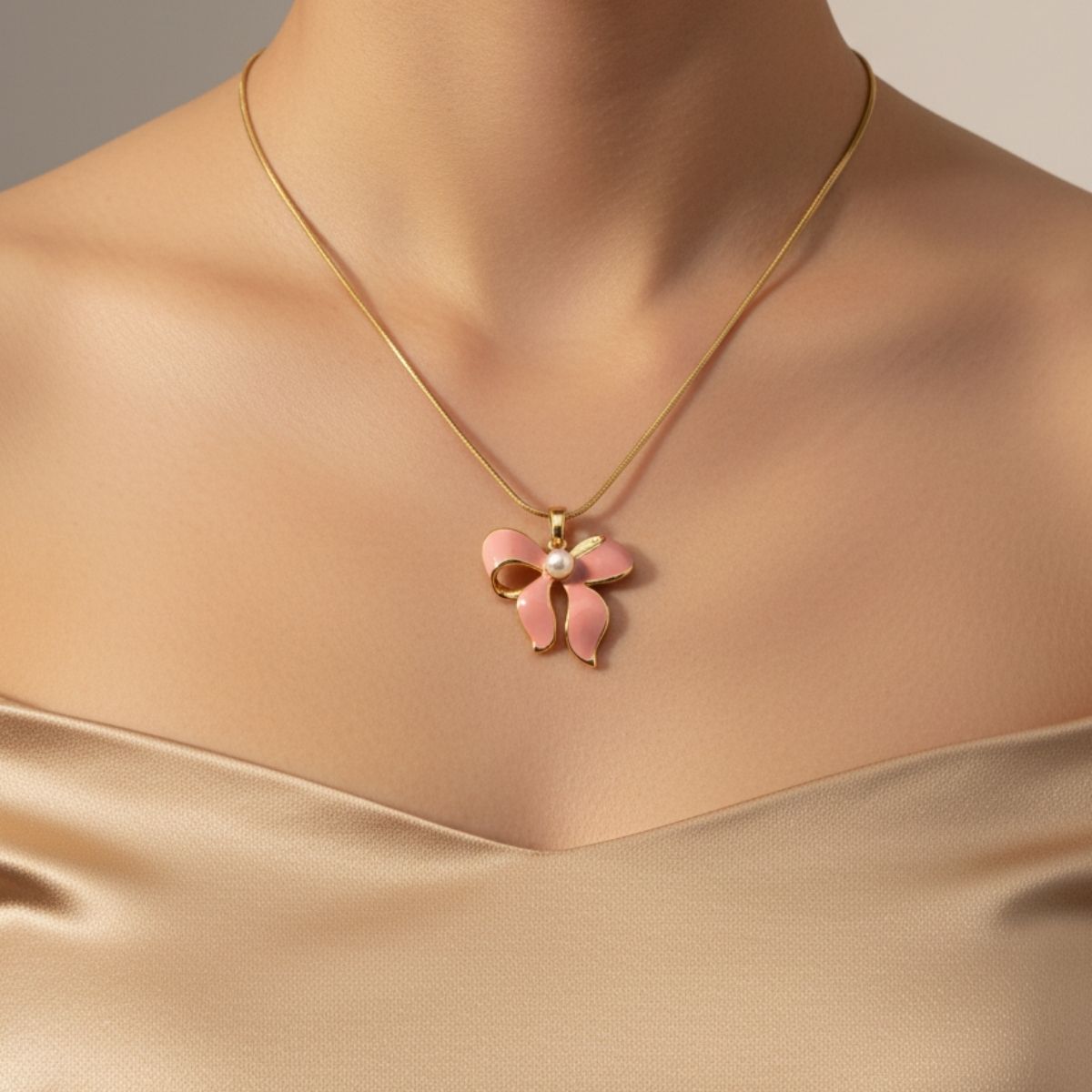 İnci Fiyonklu Kolye